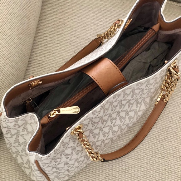 MK Large Tote - Picture 5 of 8